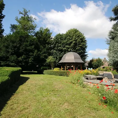 Le Manoir De La Mantille - Plumetis