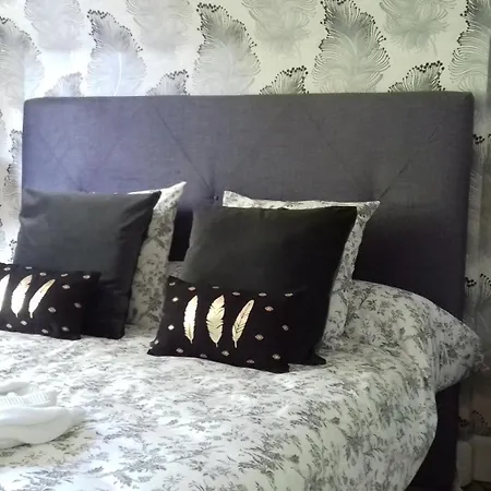 Le Manoir De La Mantille - Plumetis Guest house Caudry