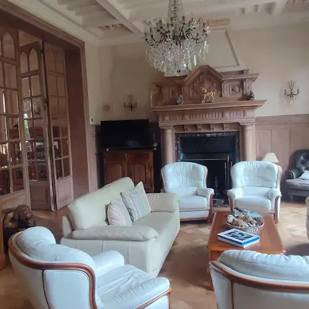Le Manoir De La Mantille - Plumetis